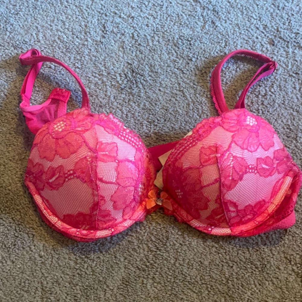 Victoria Secret push up bra 34B